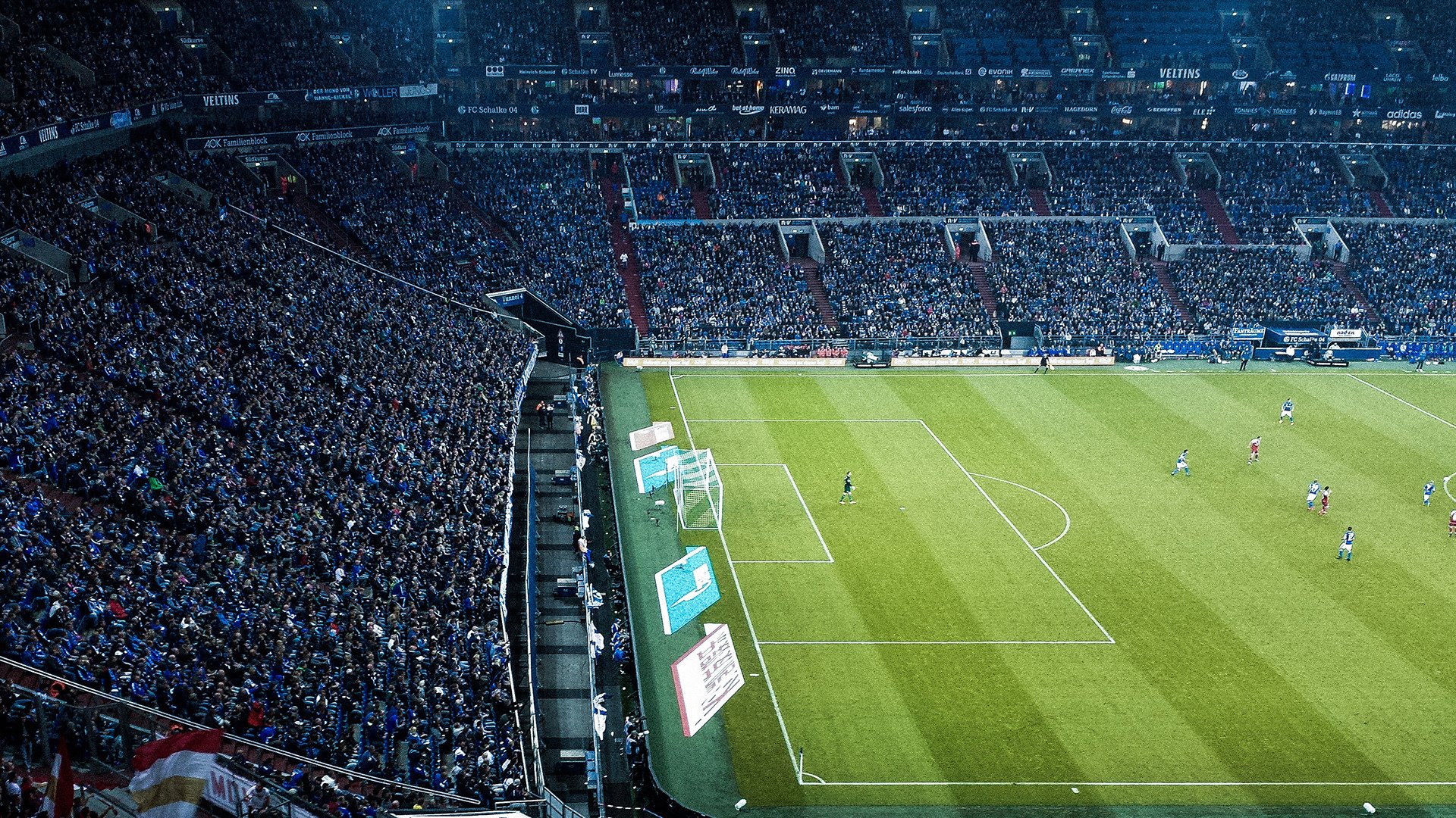 leyu sports-托桑·埃夫布奥姆万在NBA常规赛中贡献11.2分和4.2个篮板，埃托奥和布冯相视一笑